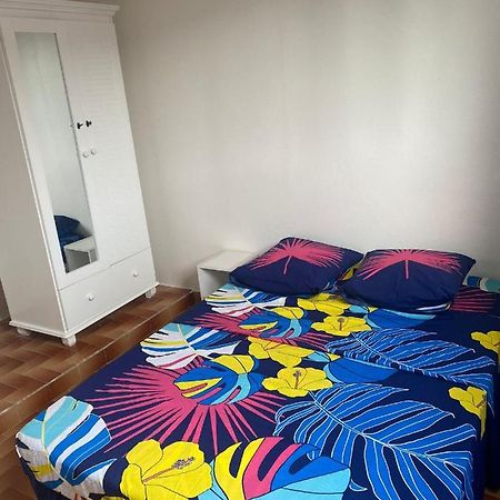 Appartement A Proximite De La Plage Du Bourg ! Сент-Анн Экстерьер фото
